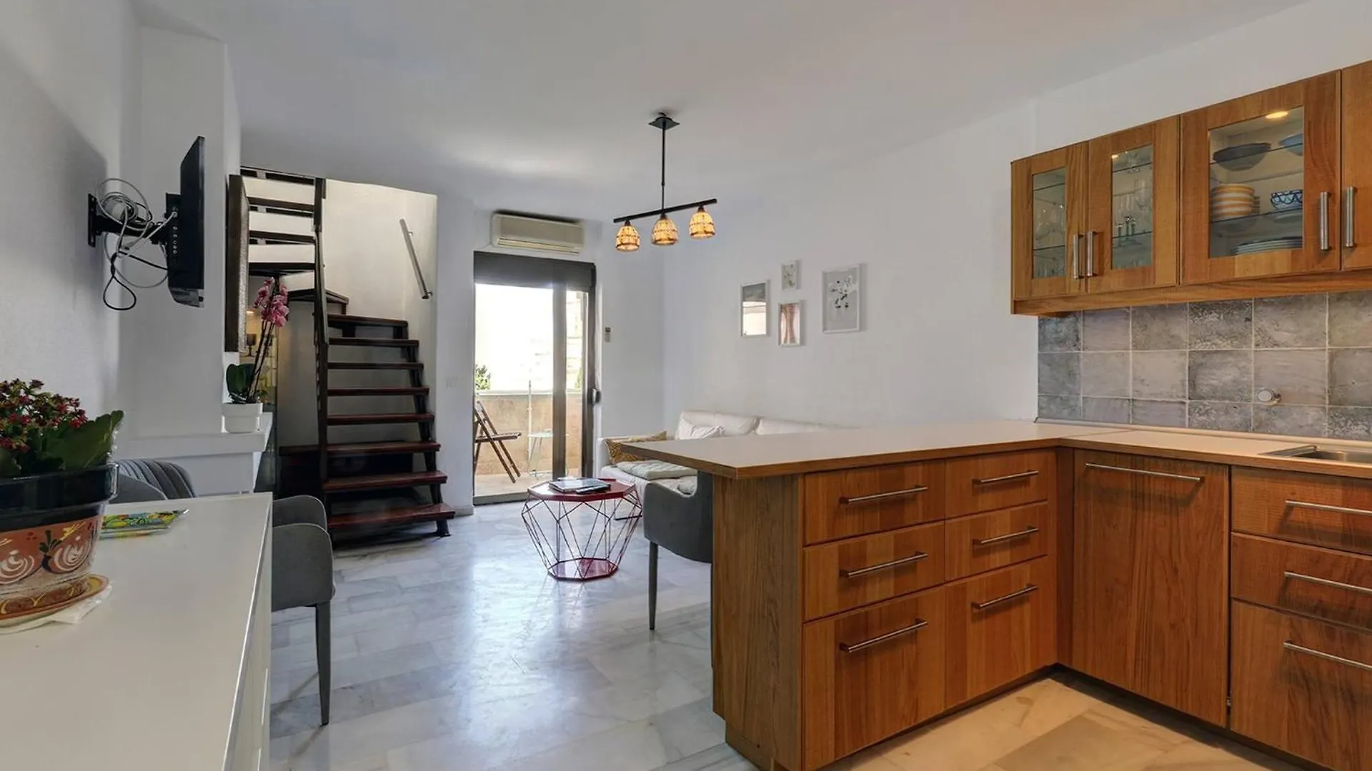 082 - Stunning Sea Views Beachfront Apartment Benalmadena