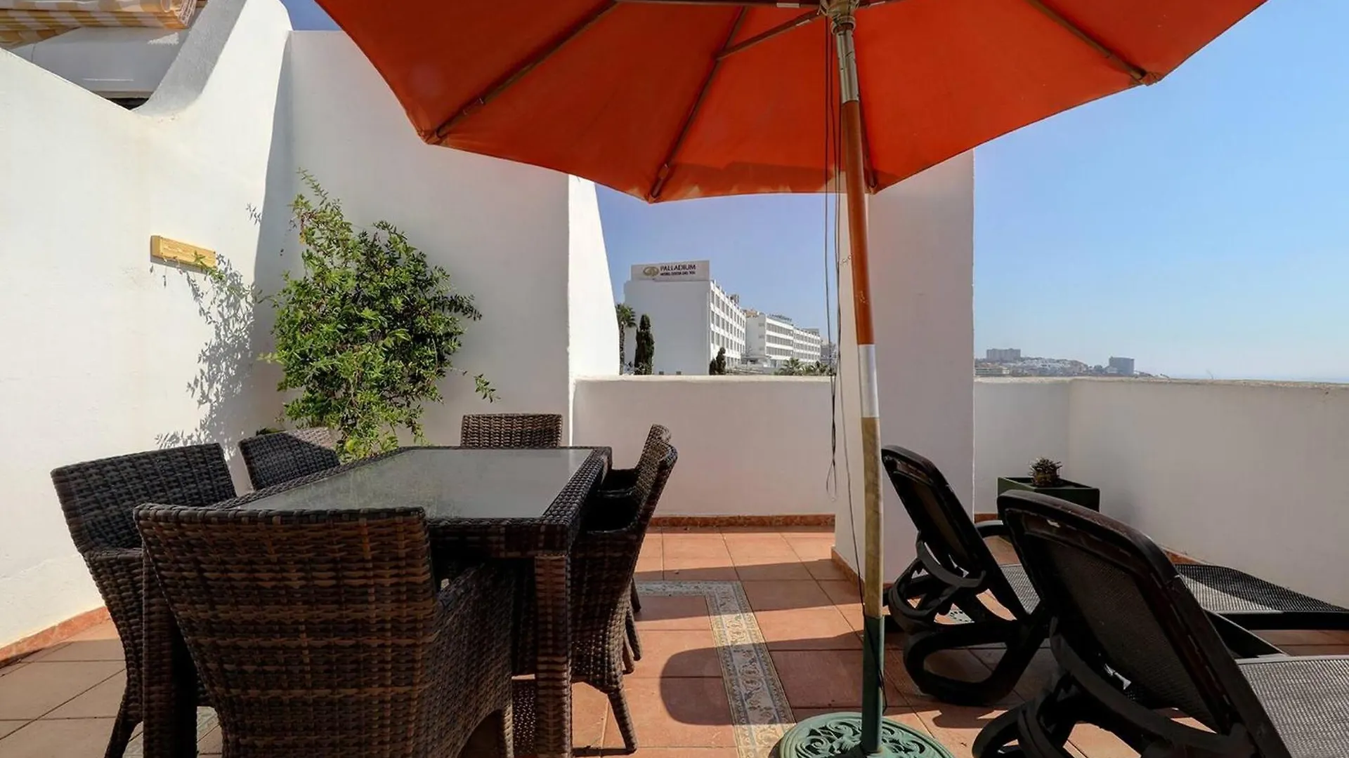 082 - Stunning Sea Views Beachfront Apartment Benalmadena