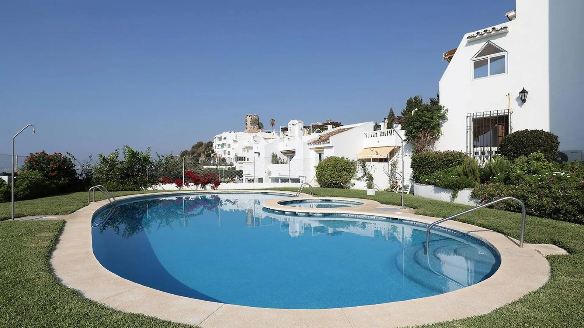 082 - Stunning Sea Views Beachfront Apartment Benalmadena