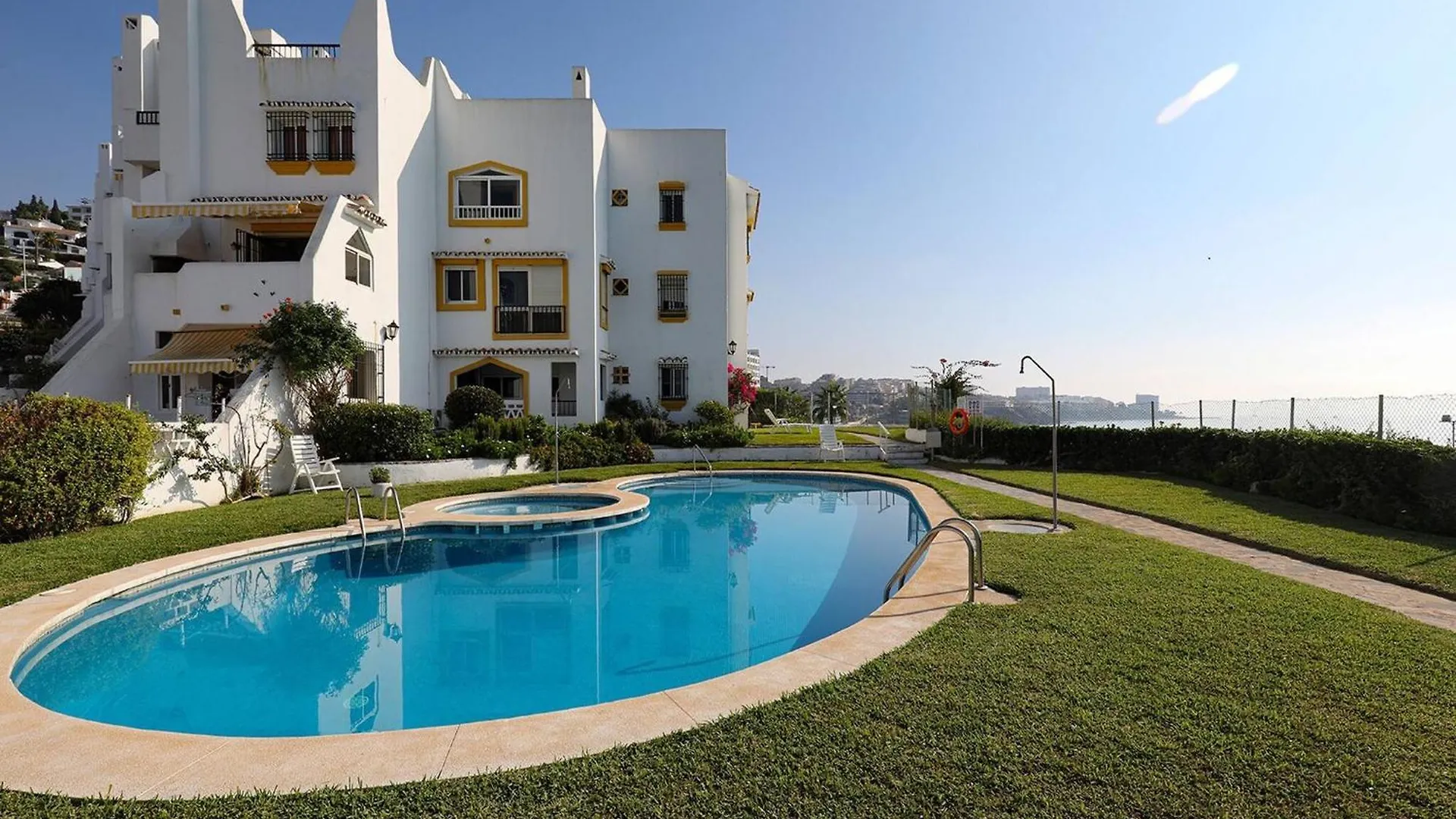 082 - Stunning Sea Views Beachfront Apartment Benalmadena