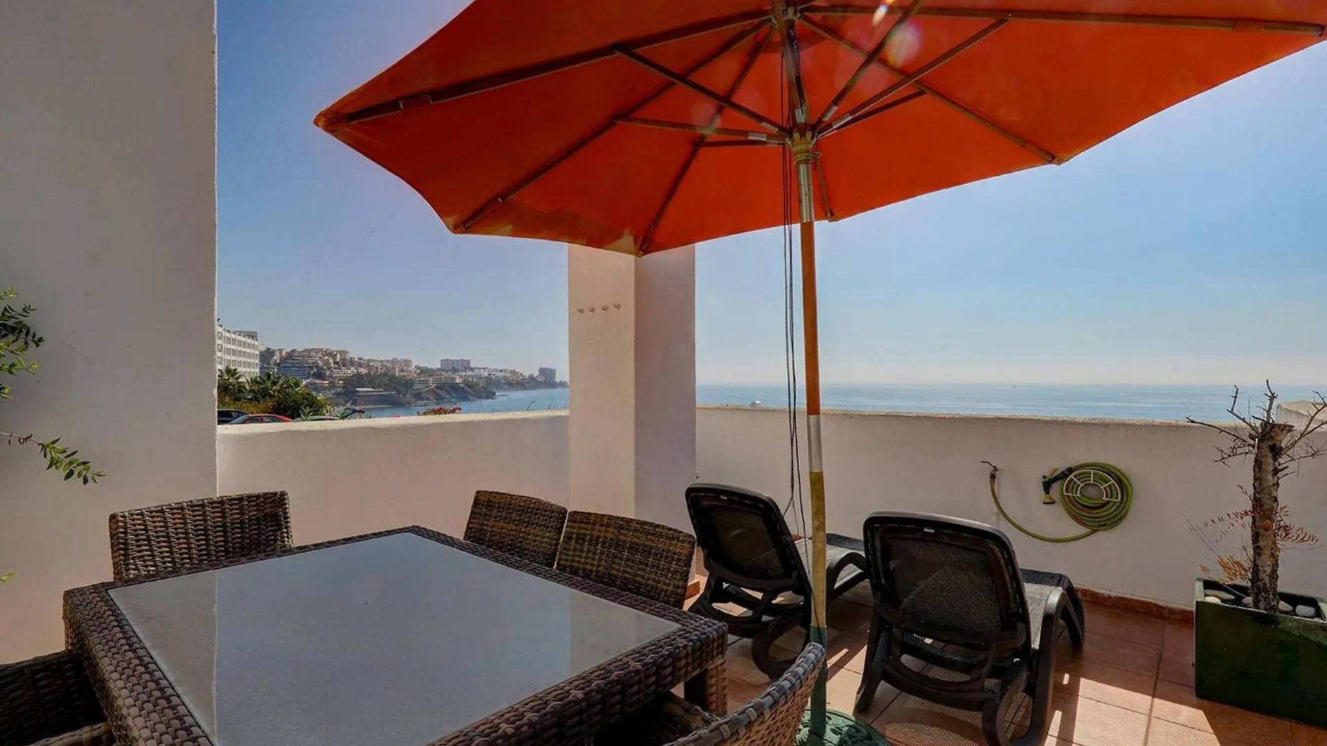 082 - Stunning Sea Views Beachfront Apartment contacts