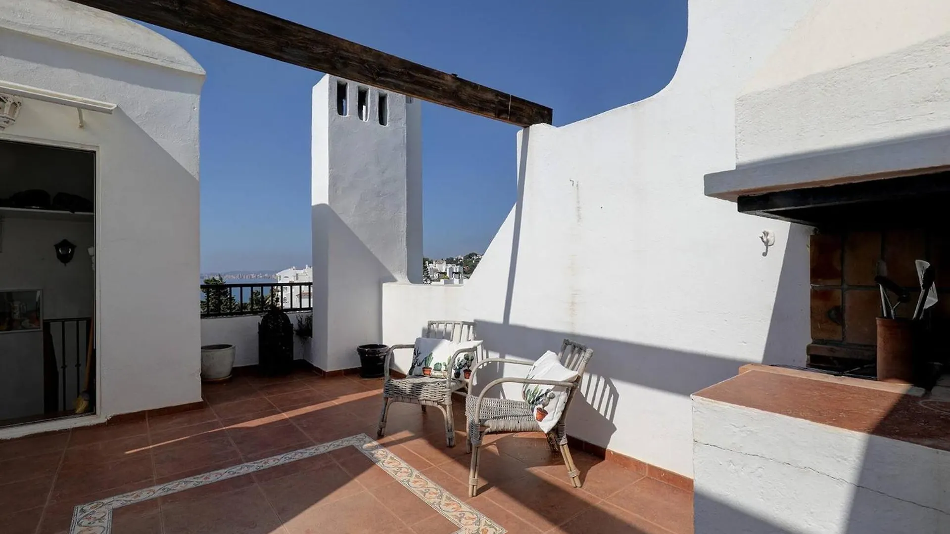 082 - Stunning Sea Views Beachfront Apartment Benalmádena España